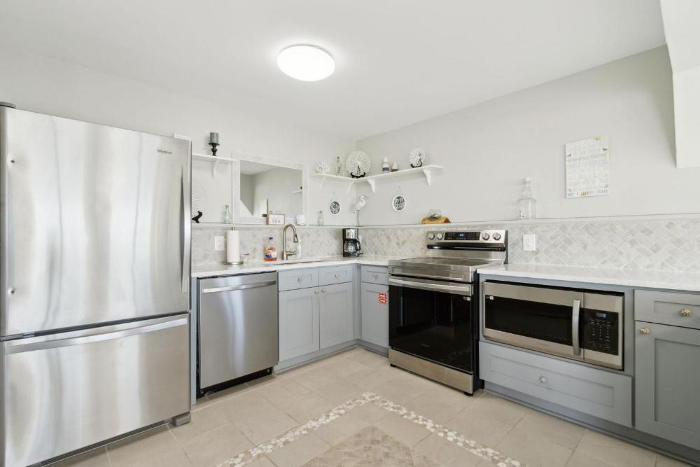 Condo with Oceanside Pool